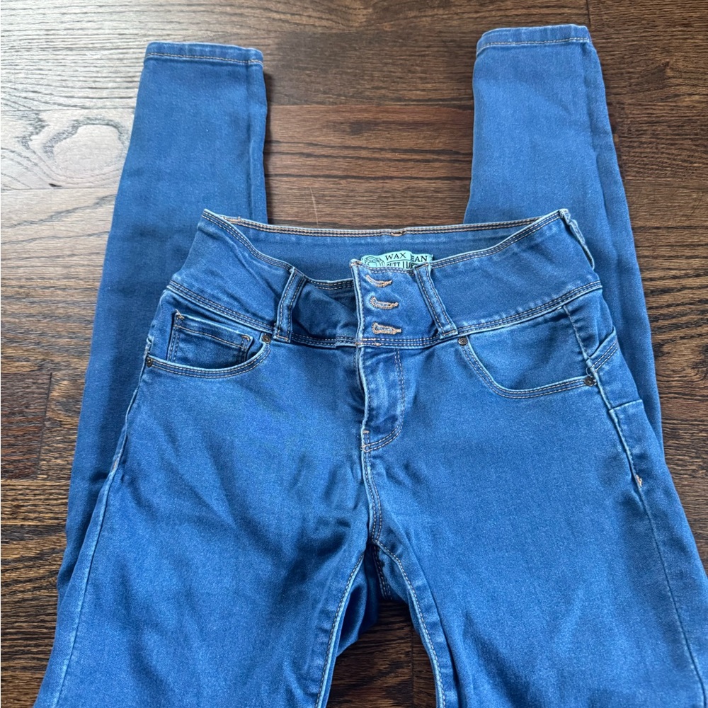 Fashion Nova butt lifting Jeans